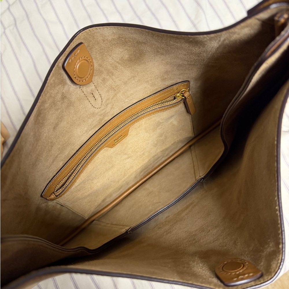 Polo Ralph Lauren
Polo Id Calfskin Large Shoulder Bag - Picture 10 of 14